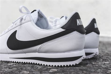 Nike Cortez black white